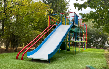 お山(遊具)イメージ